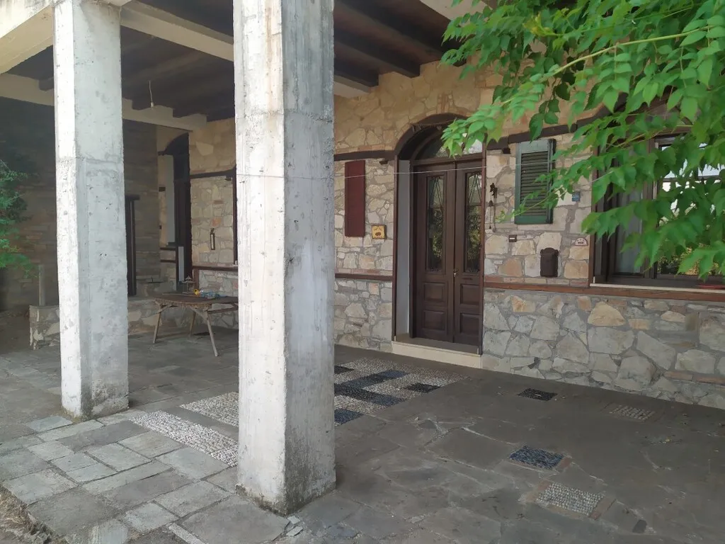 Αυτόνομο κτήριο κατοικιών 850τ.μ.  - 4