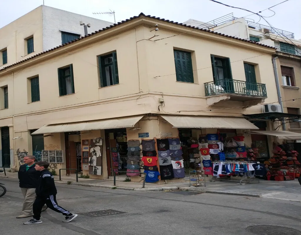 Αυτόνομο κτήριο κατοικιών 325τ.μ.  - 2
