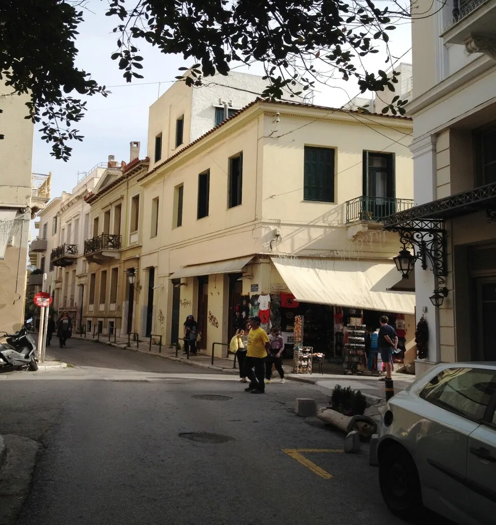 Αυτόνομο κτήριο κατοικιών 325τ.μ.  - 3