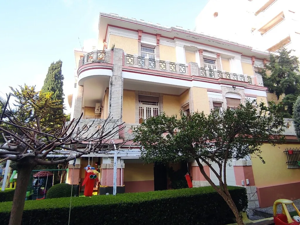 Αυτόνομο κτήριο κατοικιών 600τ.μ.  - 2