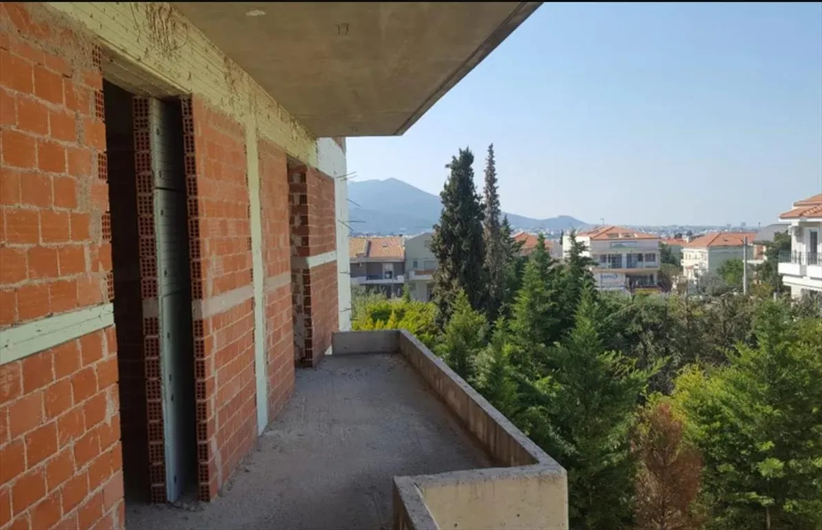 Αυτόνομο κτήριο κατοικιών 810τ.μ.  - 2