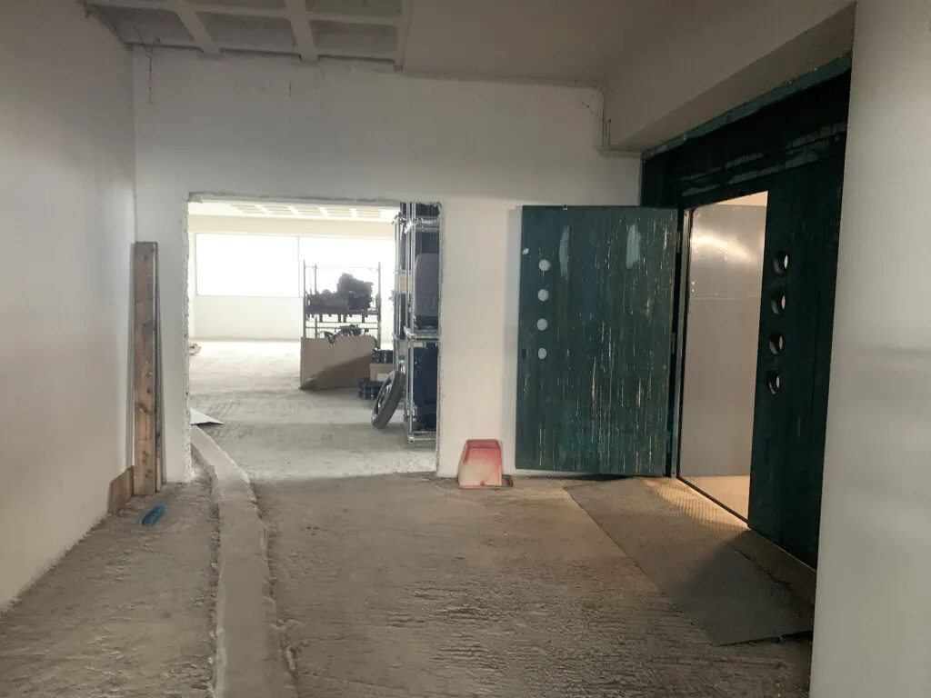 Other .. 1200m²  - 5