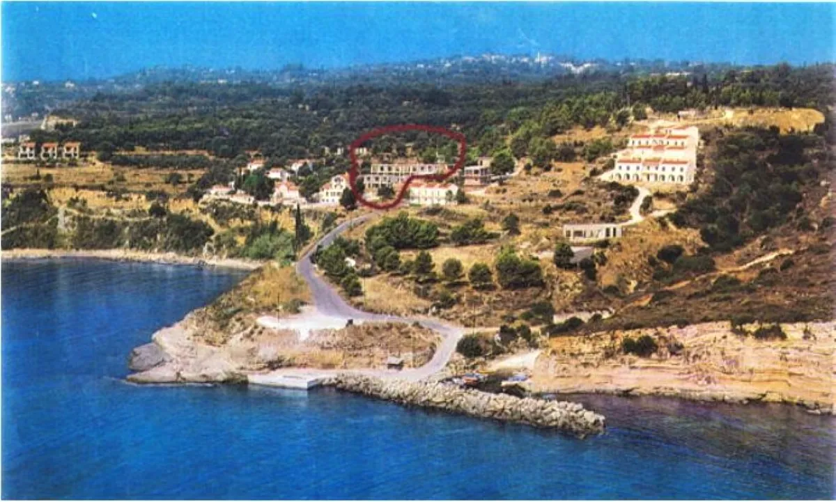 Μονοκατοικία 900τ.μ.  - 2