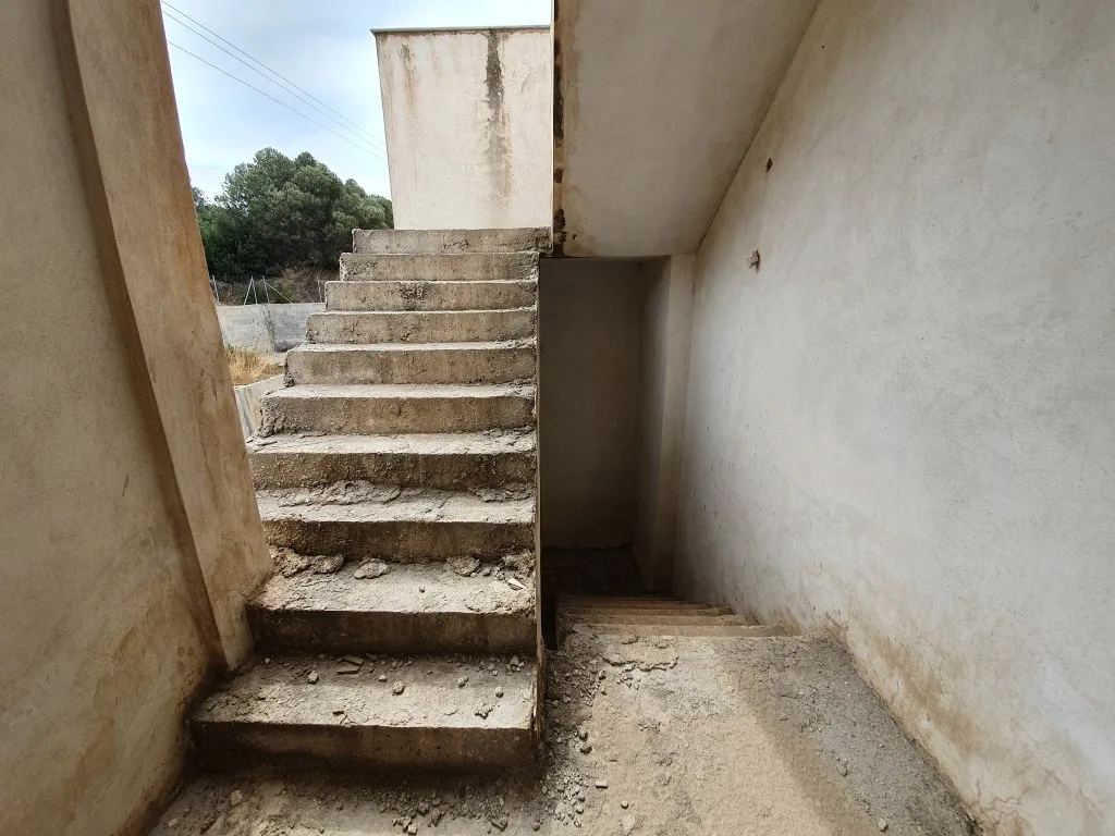 Other .. 750m²  - 5