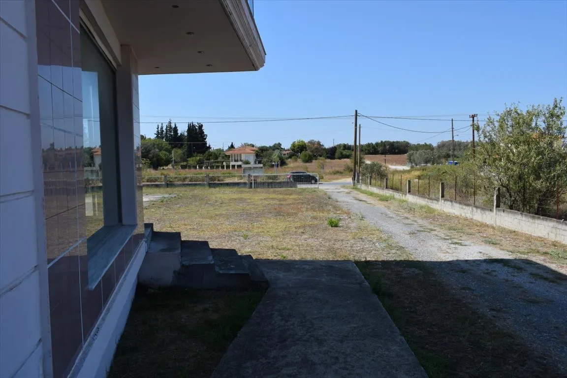 Αυτόνομο κτήριο κατοικιών 600τ.μ.  - 4