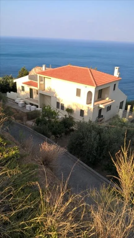 Μονοκατοικία 372τ.μ.  - 2