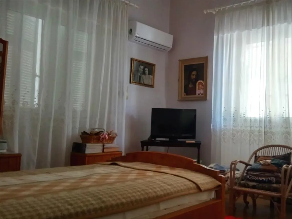 Αυτόνομο κτήριο κατοικιών 245τ.μ.  - 2
