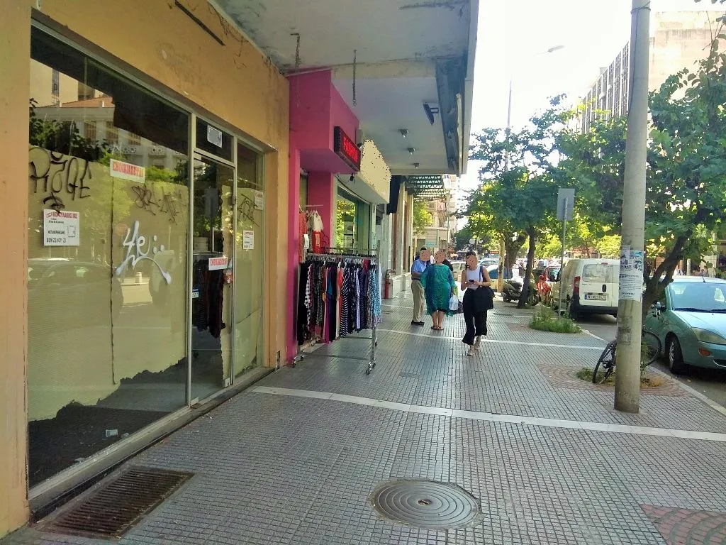 Αυτόνομο κτήριο κατοικιών 400τ.μ.  - 2