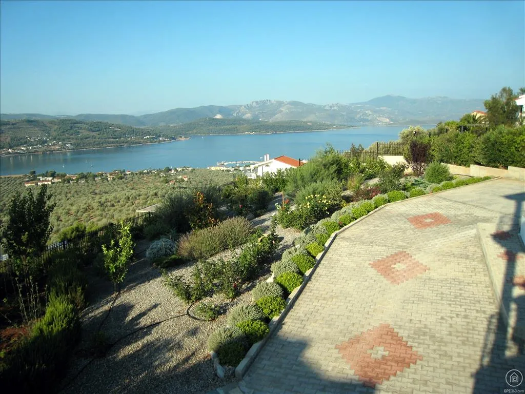 Μονοκατοικία 240τ.μ.  - 3