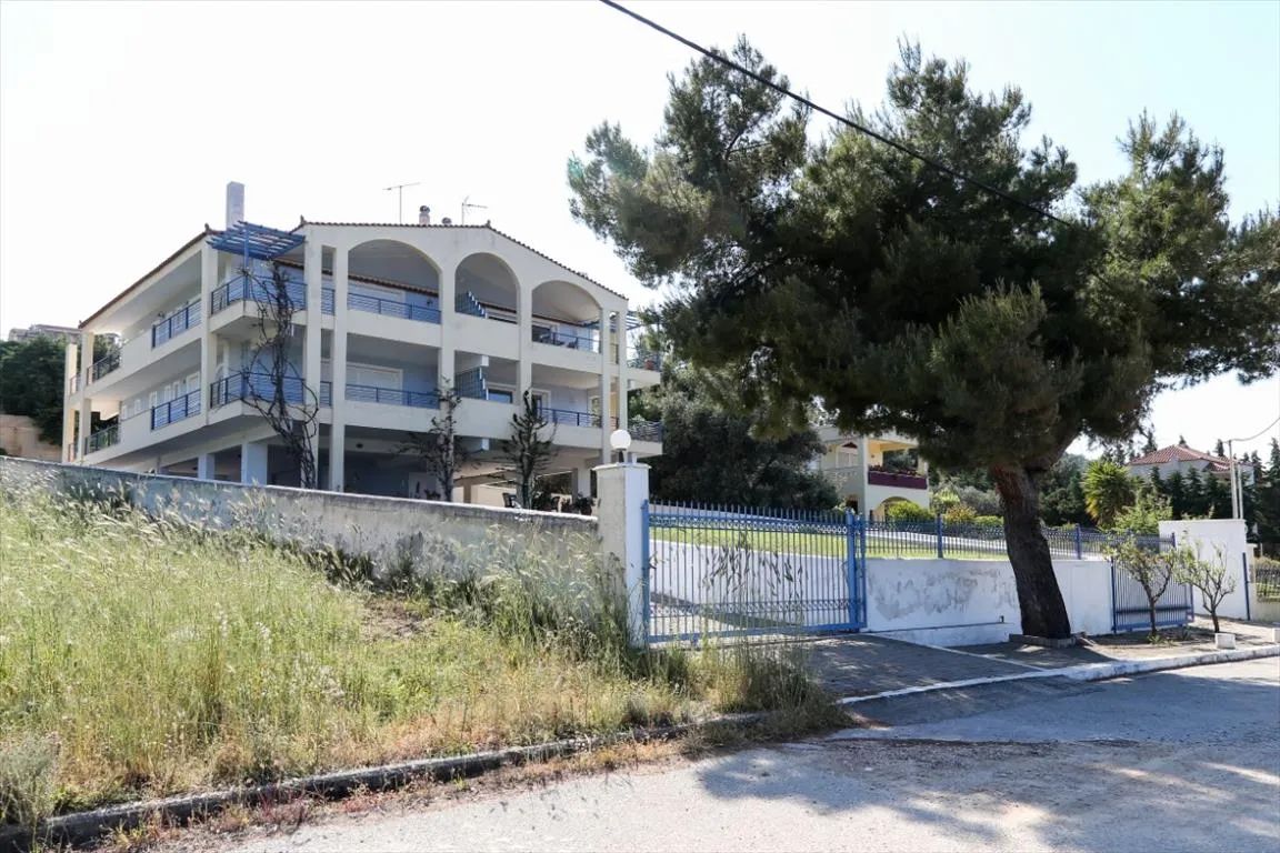 Μονοκατοικία 400τ.μ.  - 2