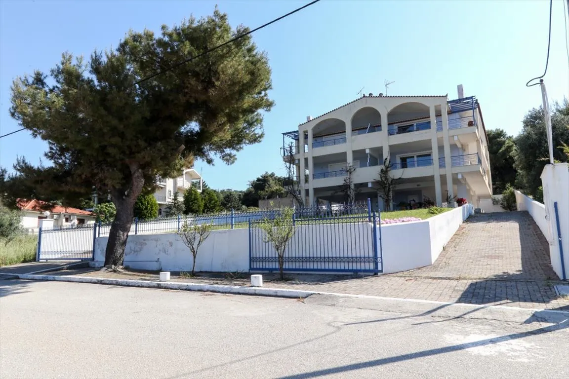 Μονοκατοικία 400τ.μ.  - 3