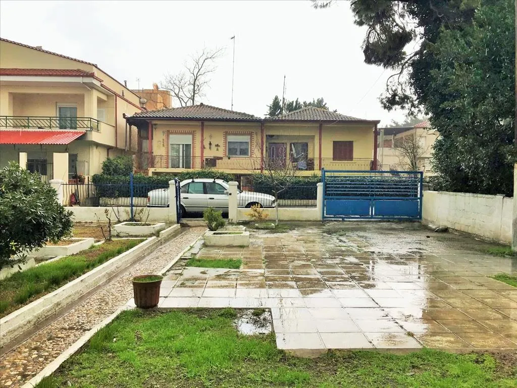 Standalone residential building 200m²  - 3