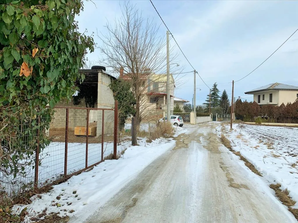 Οικόπεδο 705τ.μ.  - 4