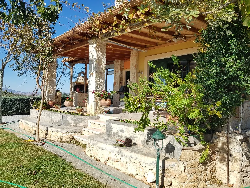 Μονοκατοικία 270τ.μ.  - 3