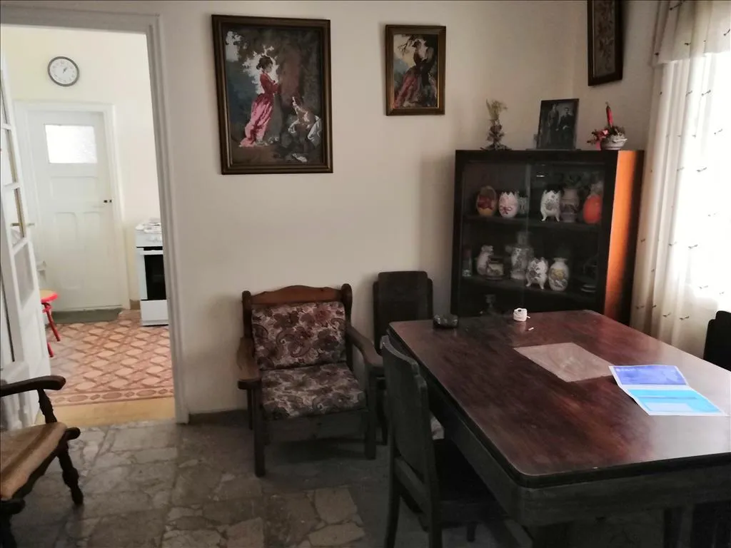 Αυτόνομο κτήριο κατοικιών 150τ.μ.  - 4