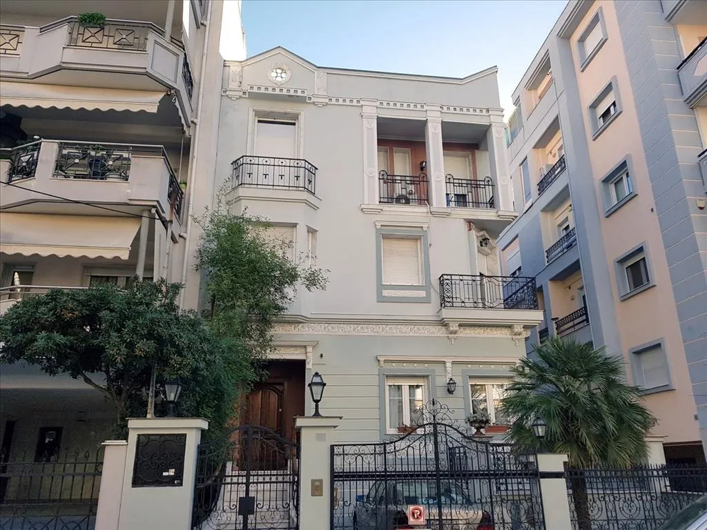 Μονοκατοικία 450τ.μ.  - 2