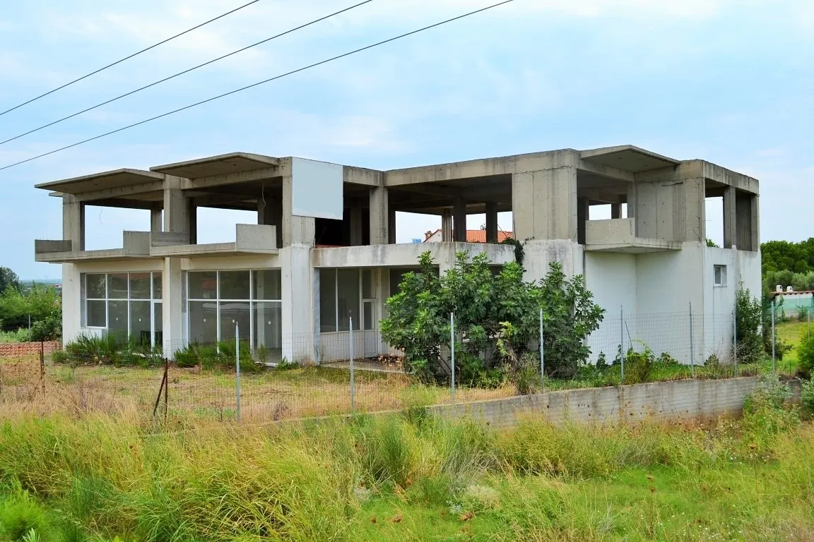 Other .. 1000m²  - 3