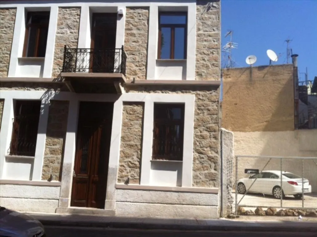 Αυτόνομο κτήριο κατοικιών 340τ.μ.  - 2