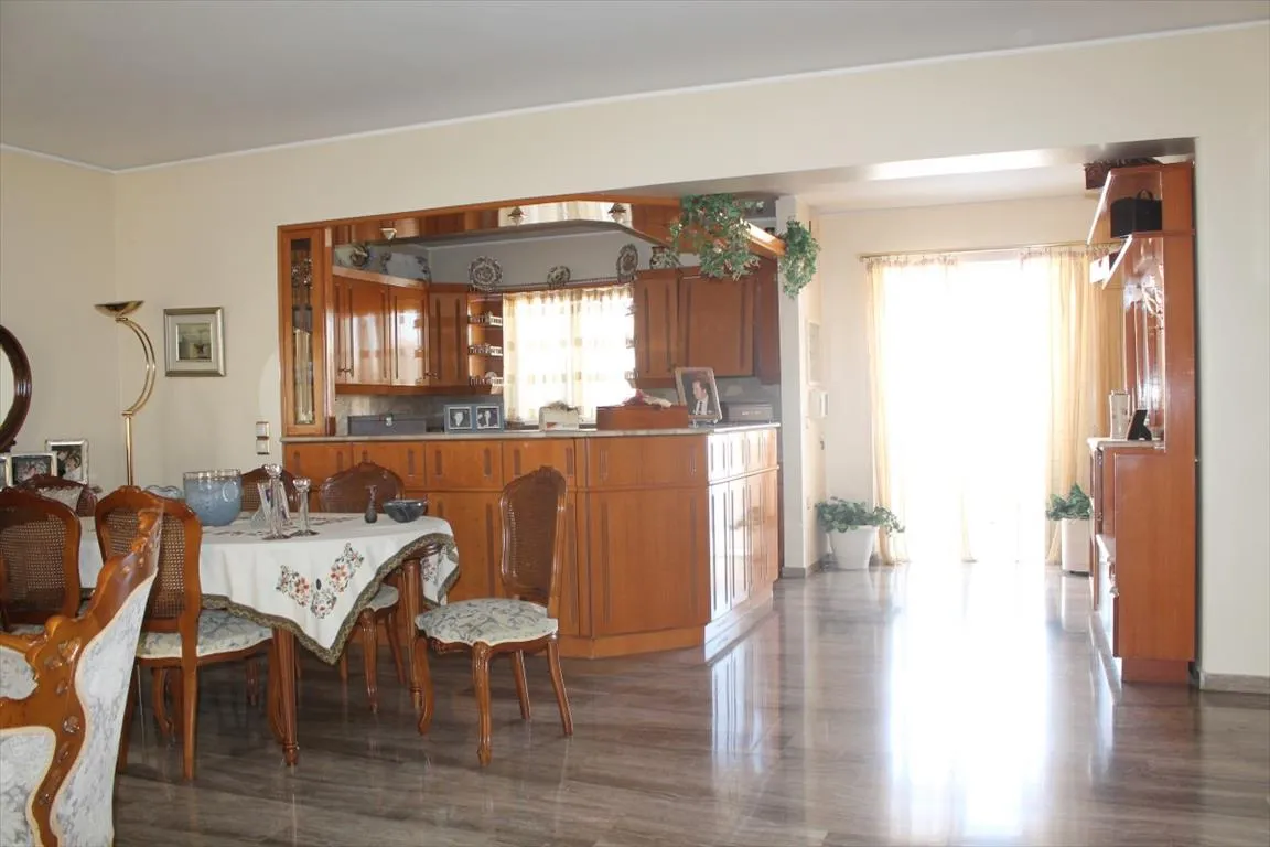 Standalone residential building 560m²  - 4