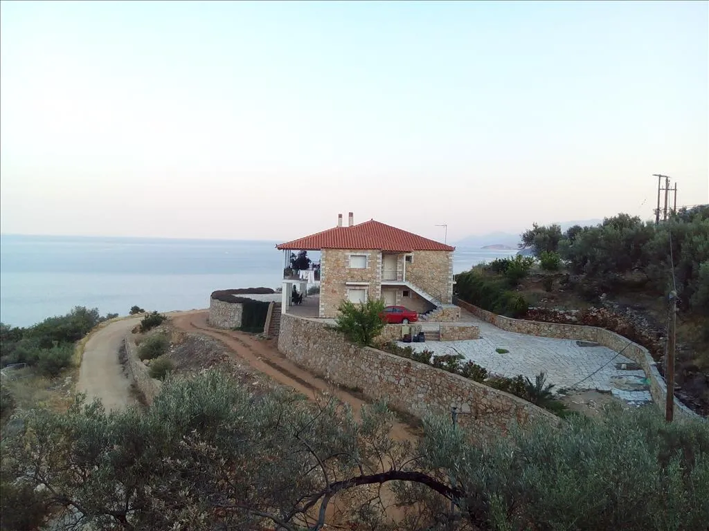 Μονοκατοικία 400τ.μ.  - 3