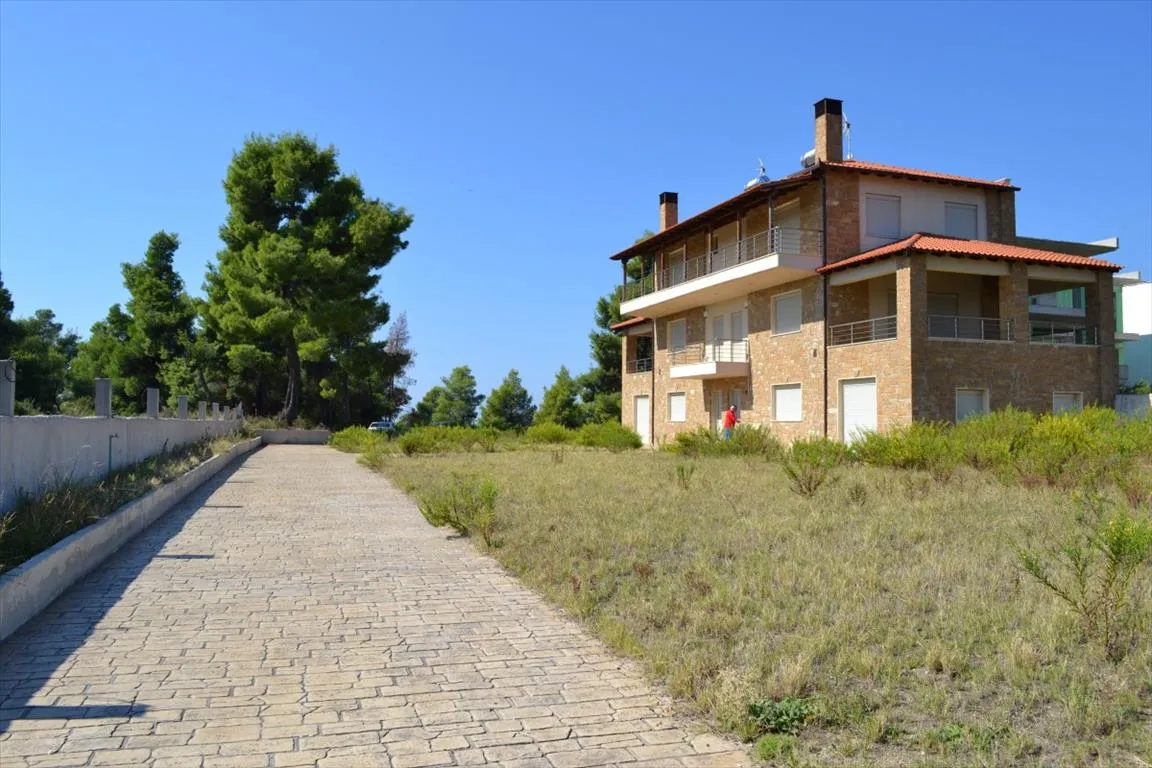 Μεζονέτα 360τ.μ.  - 2