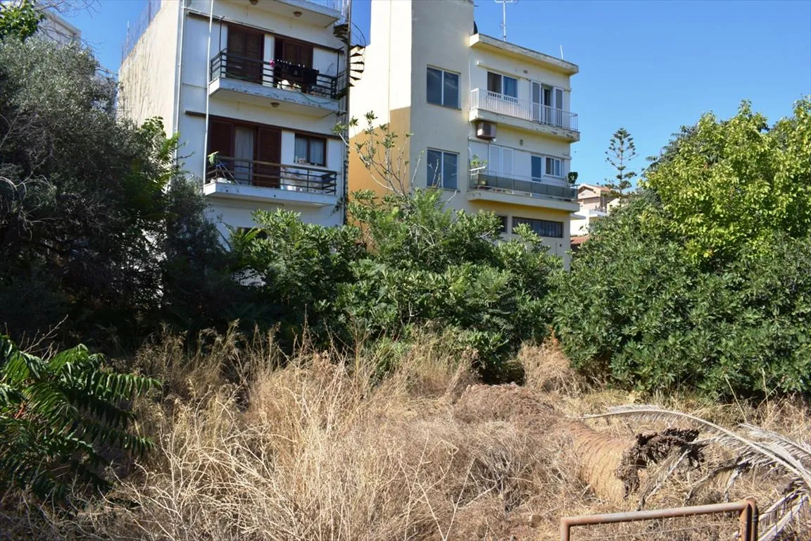 Plot 402m²  - 3
