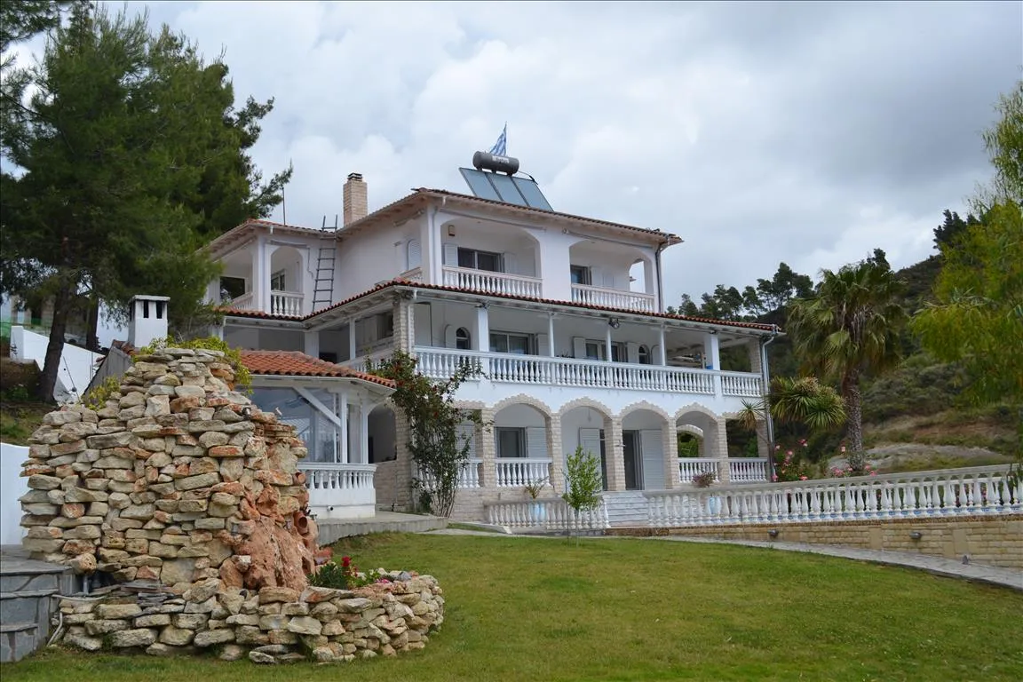Detached house 1000m²  - 2