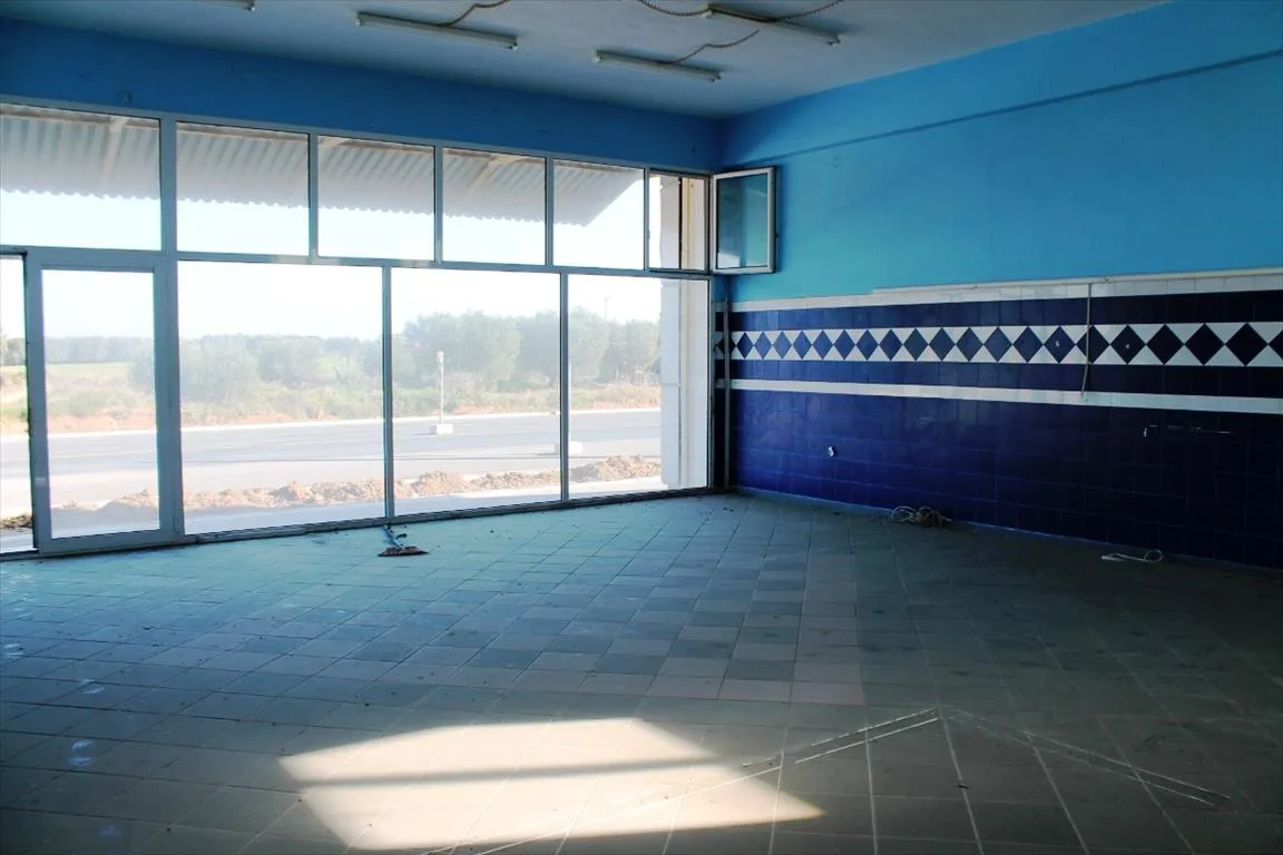 Other .. 700m²  - 5