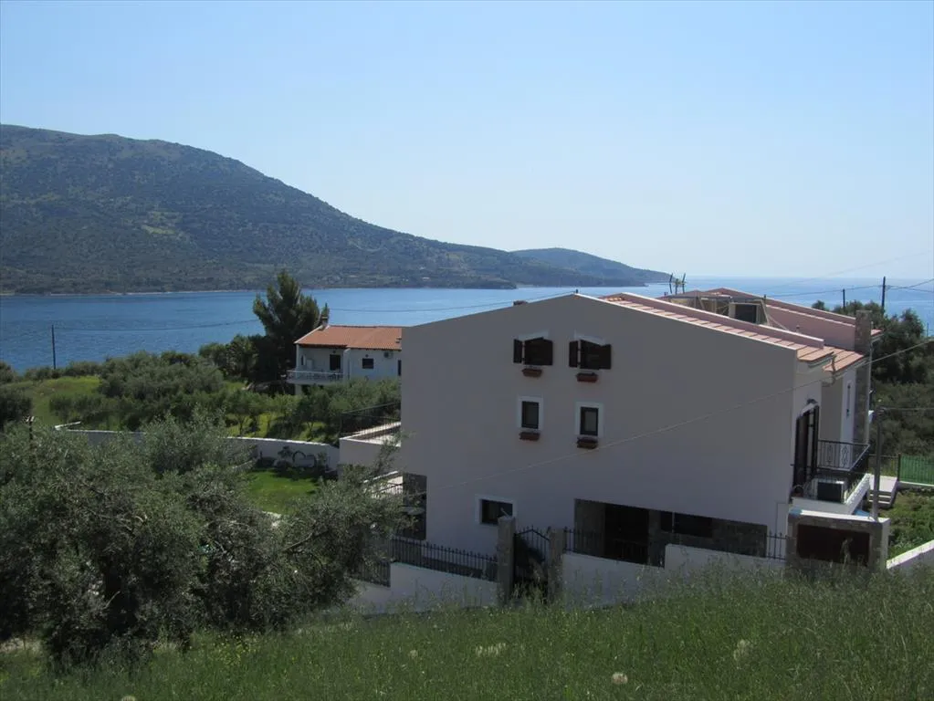 Μονοκατοικία 595τ.μ.  - 2