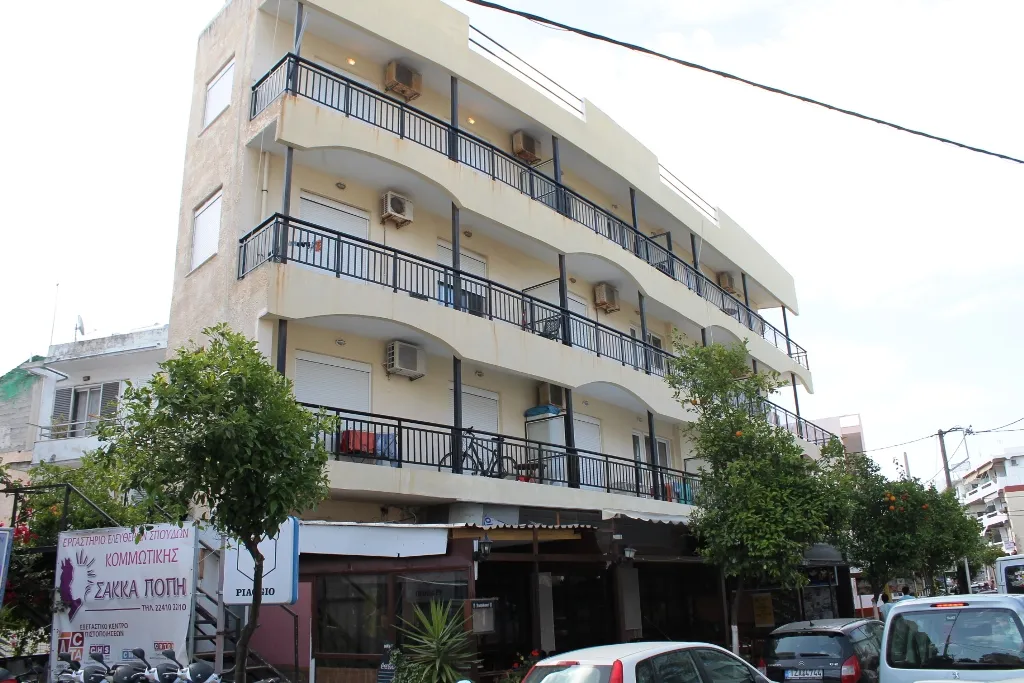Άλλο.. 700τ.μ.  - 3