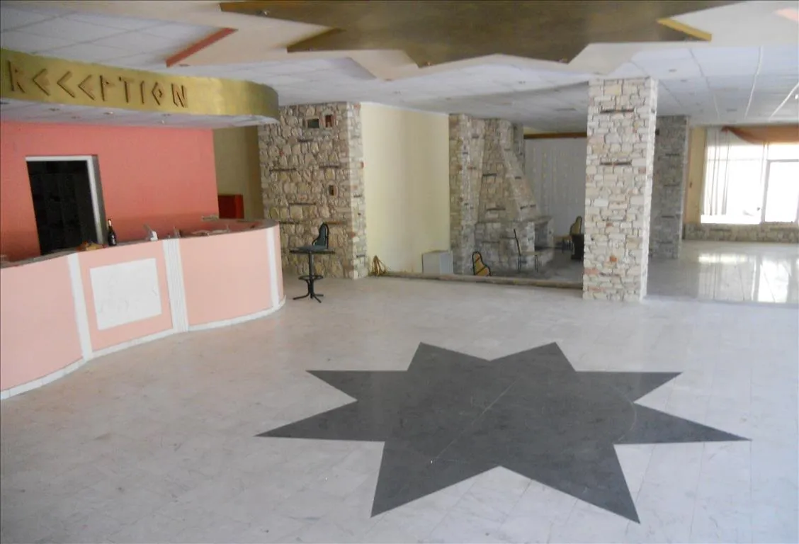 Άλλο.. 5700τ.μ.  - 5
