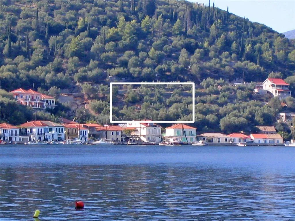 Οικόπεδο 580τ.μ.  - 2