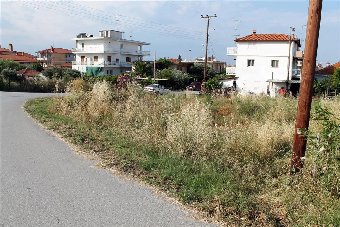 Οικόπεδο 700τ.μ.  - 2