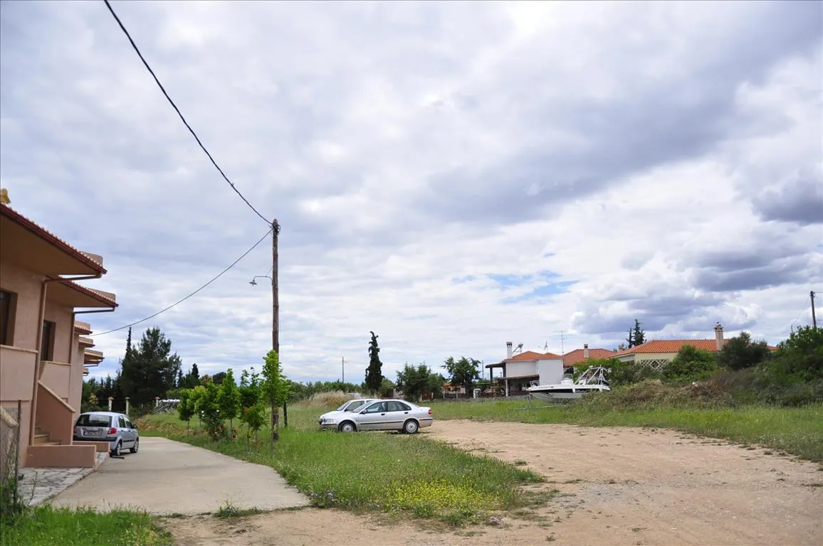 Οικόπεδο 402τ.μ.  - 3
