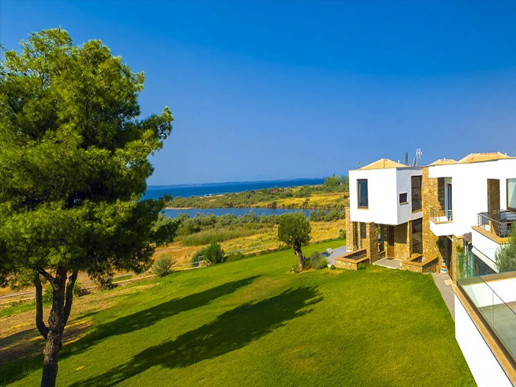 Μονοκατοικία 300τ.μ.  - 3
