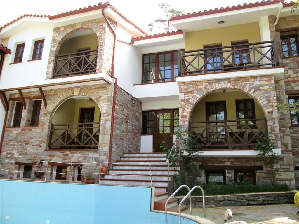 Other .. 560m²  - 3