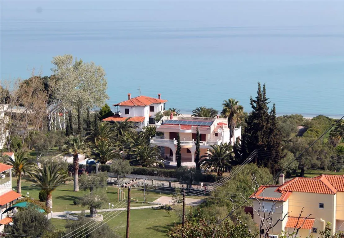 Μονοκατοικία 300τ.μ.  - 3