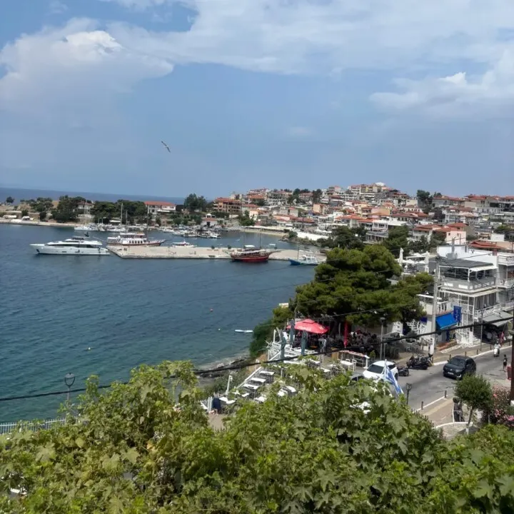 Αυτόνομο κτήριο κατοικιών 130τ.μ.  - 2