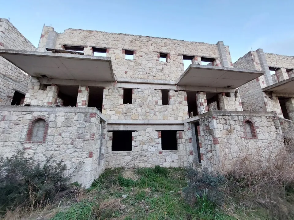 Standalone residential building 270m²  - 2
