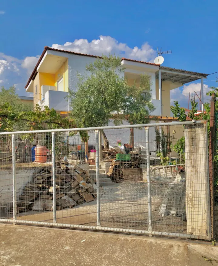 Standalone residential building 155m²  - 2