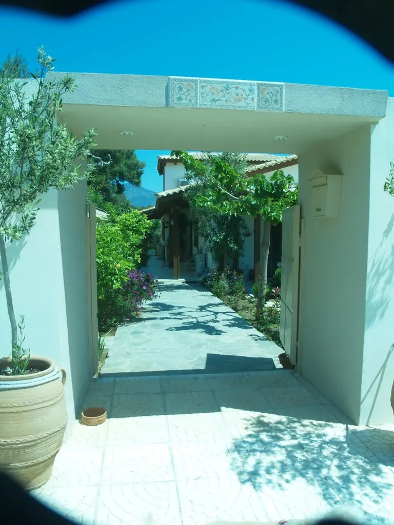 Μονοκατοικία 250τ.μ.  - 2