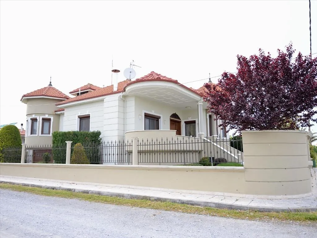 Μονοκατοικία 330τ.μ.  - 3