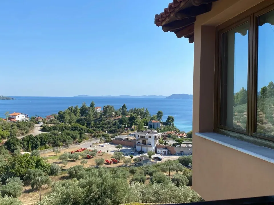 Μονοκατοικία 300τ.μ.  - 3