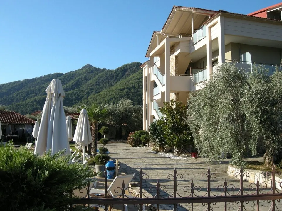 Other .. 2000m²  - 4