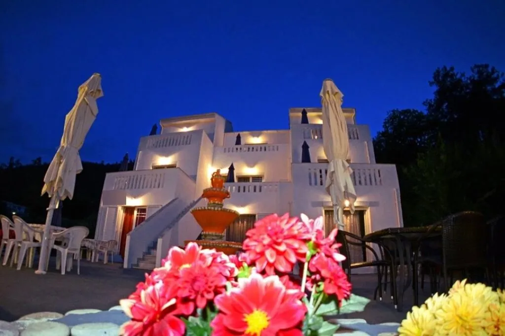 Other .. 320m²  - 2