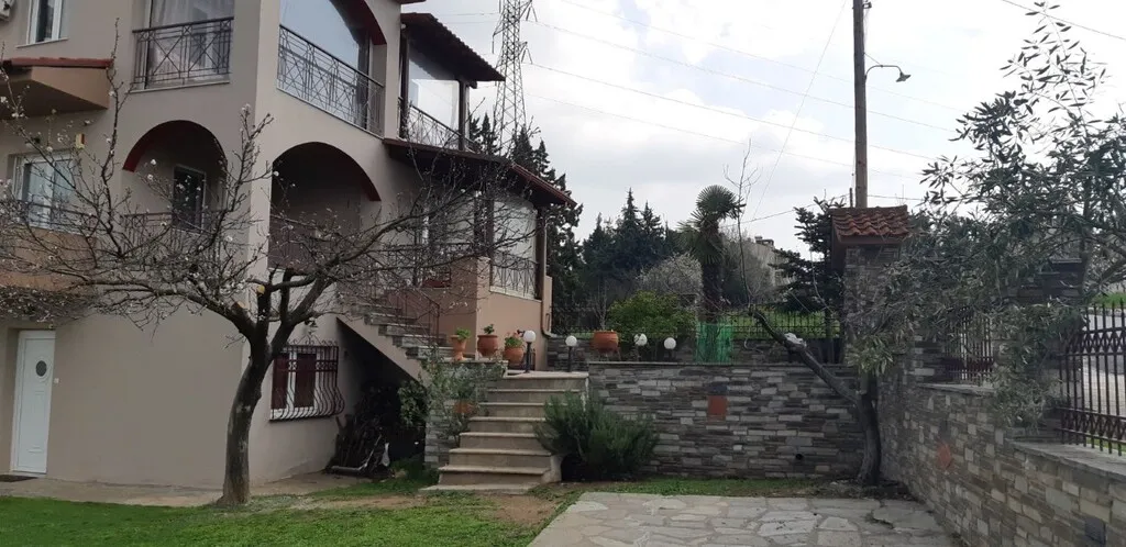 Μονοκατοικία 230τ.μ.  - 2