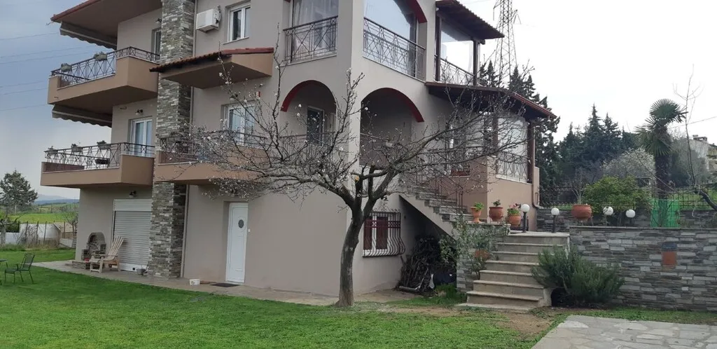 Μονοκατοικία 230τ.μ.  - 3