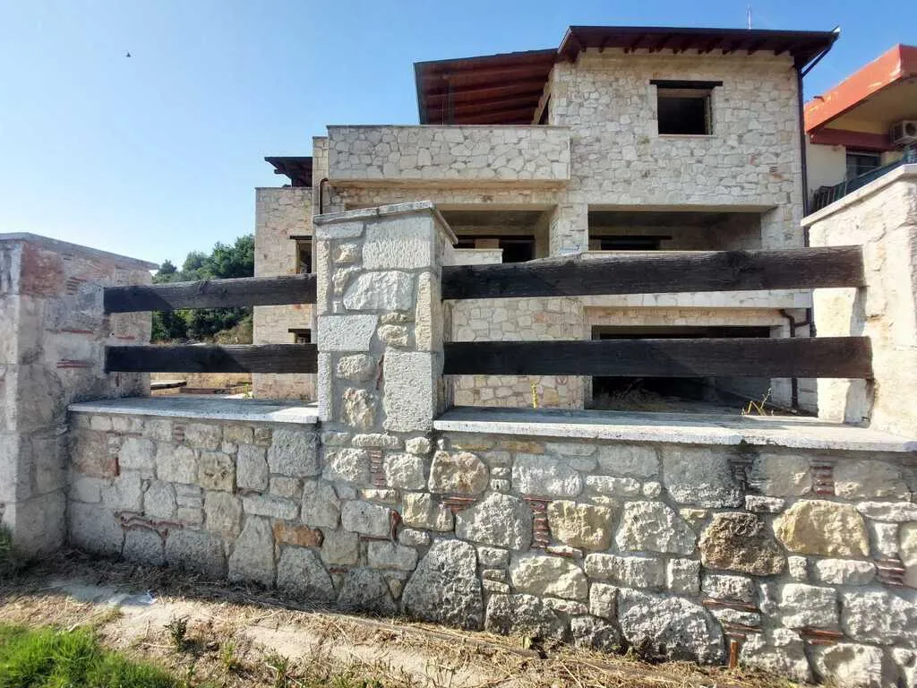 Αυτόνομο κτήριο κατοικιών 380τ.μ.  - 3