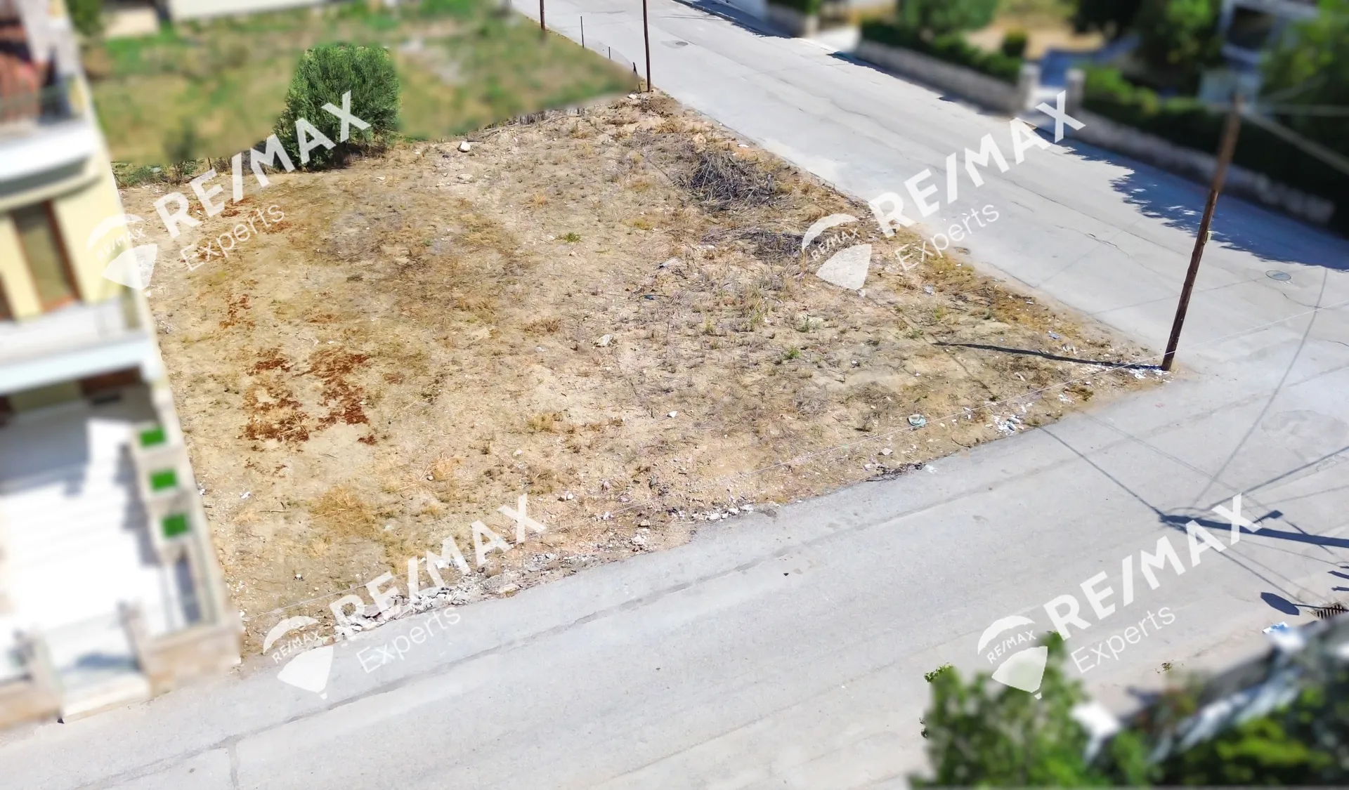 Plot 325m²  - 3