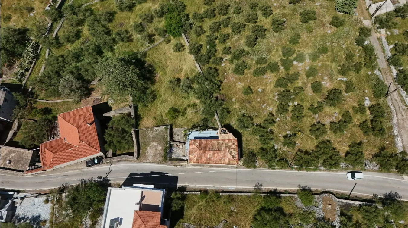 Οικόπεδο 606τ.μ.  - 3